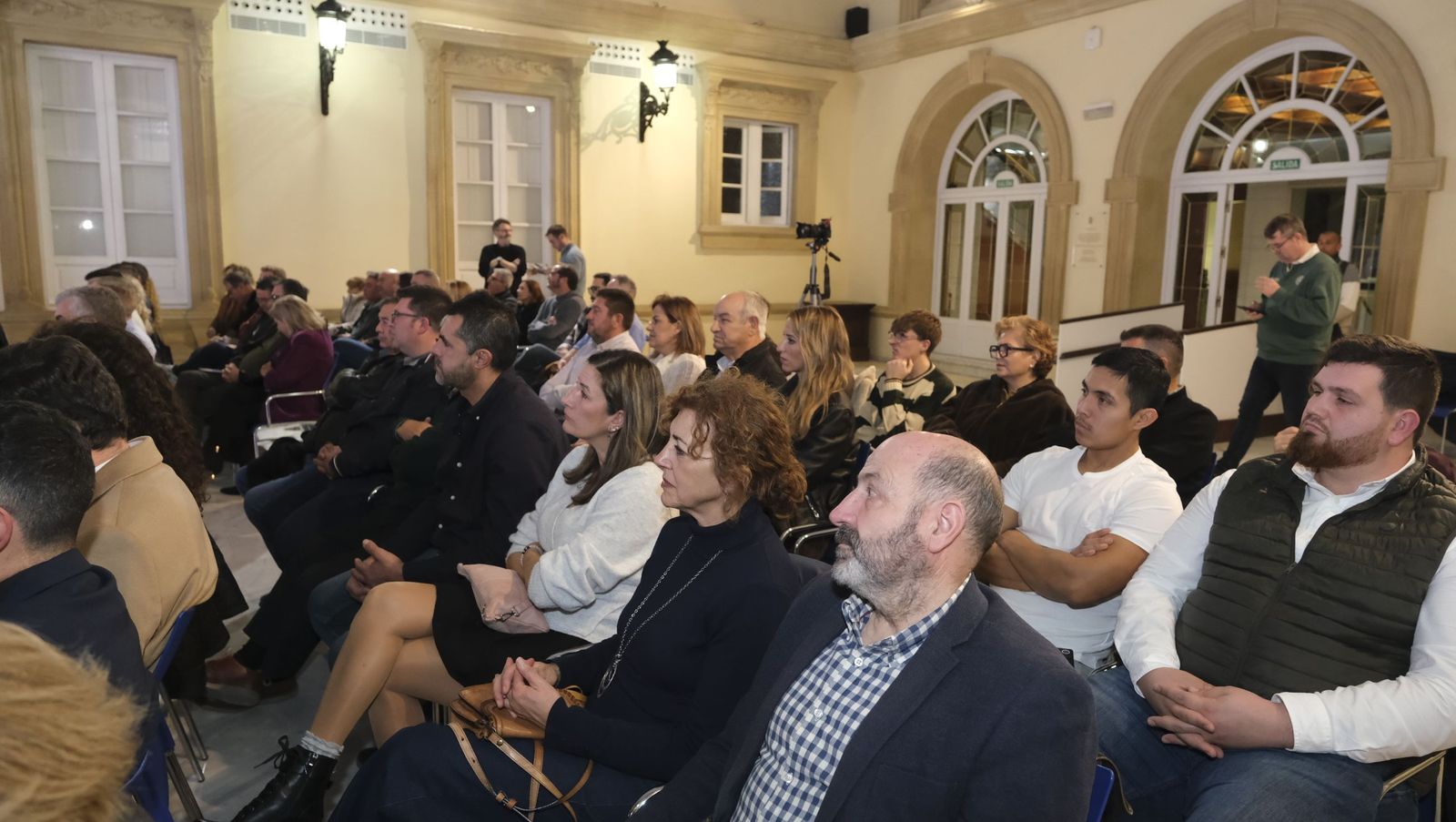 La marca gourmet 'Sabores Almería' presenta su calendario 2026 a los empresarios de Almería