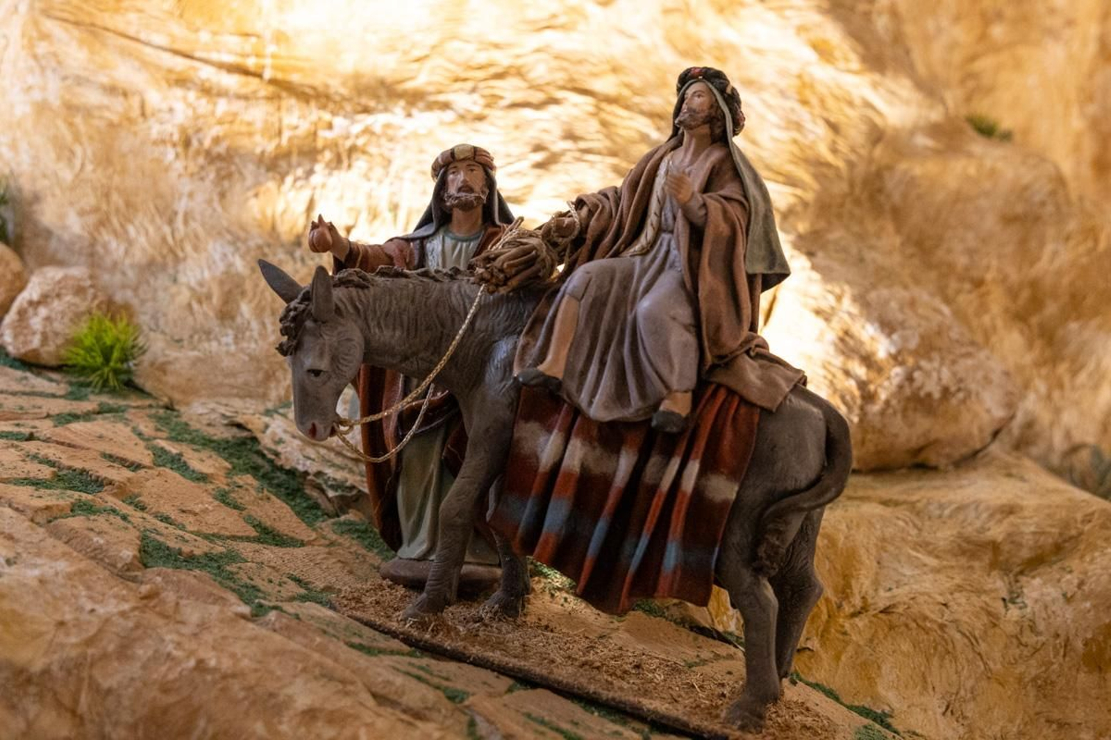 En imágenes: así es el Belén Bíblico con más de un millar de piezas artesanas de los abuelos María y Rafael