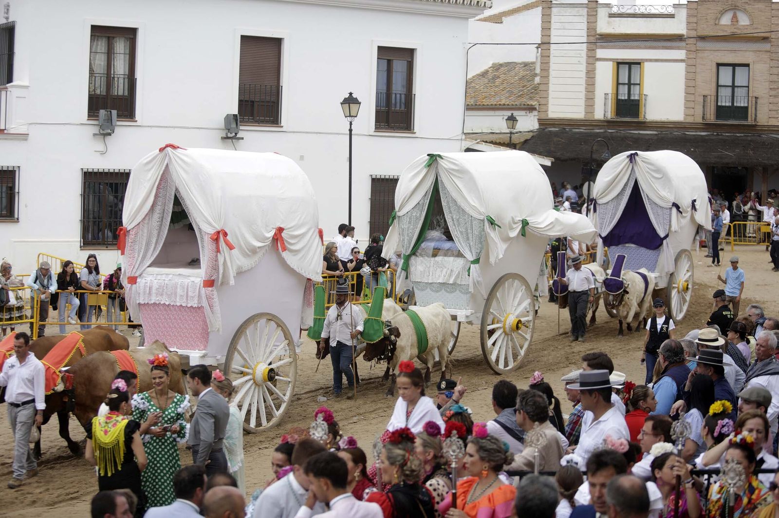 El Rocío 2023: Imágenes de ambiente y presentaciones de las Hermandades
