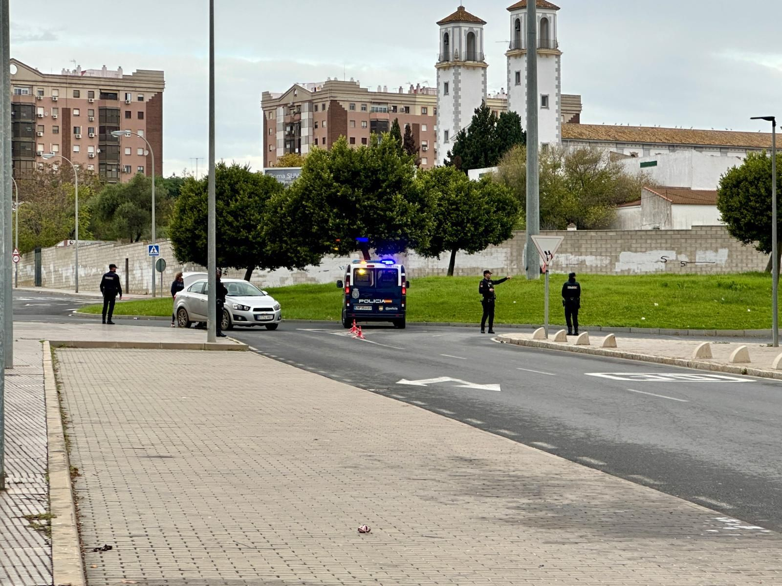 Imágenes de la macrooperación de la Policía Nacional este martes en El Torrejón y Pérez Cubillas: 200 agentes rastrean la zona