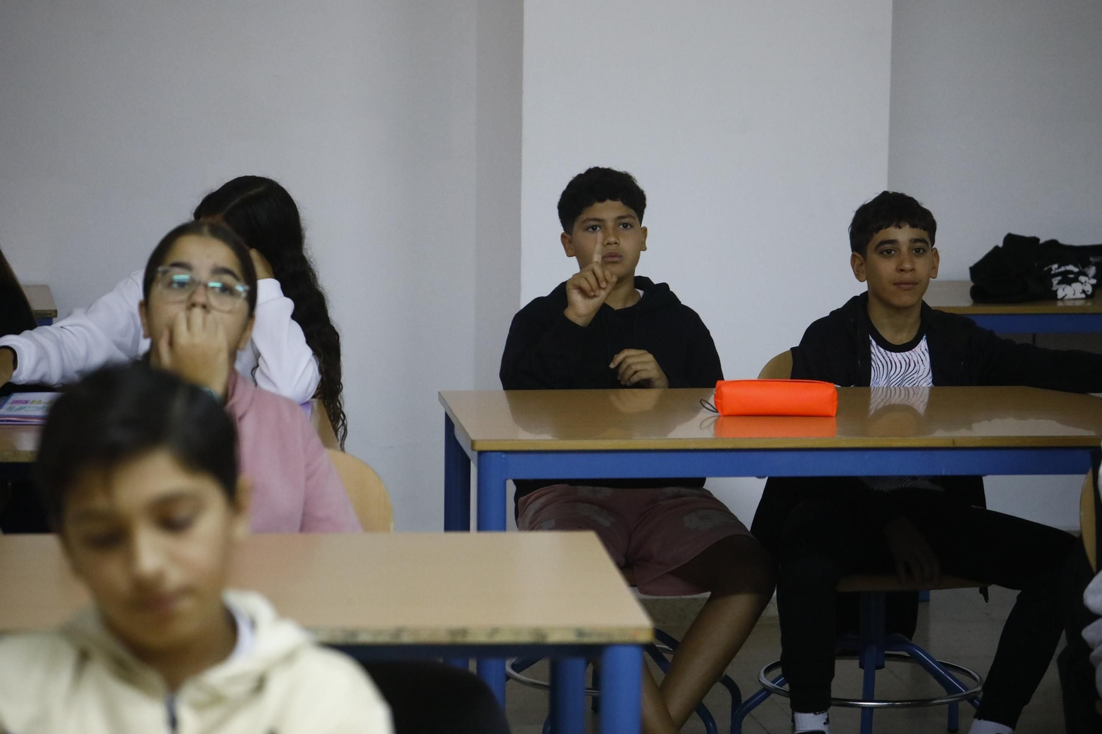 La lengua de signos se imparte como optativa en la estapa de Secundaria en el Instituto Averroes, en imágenes