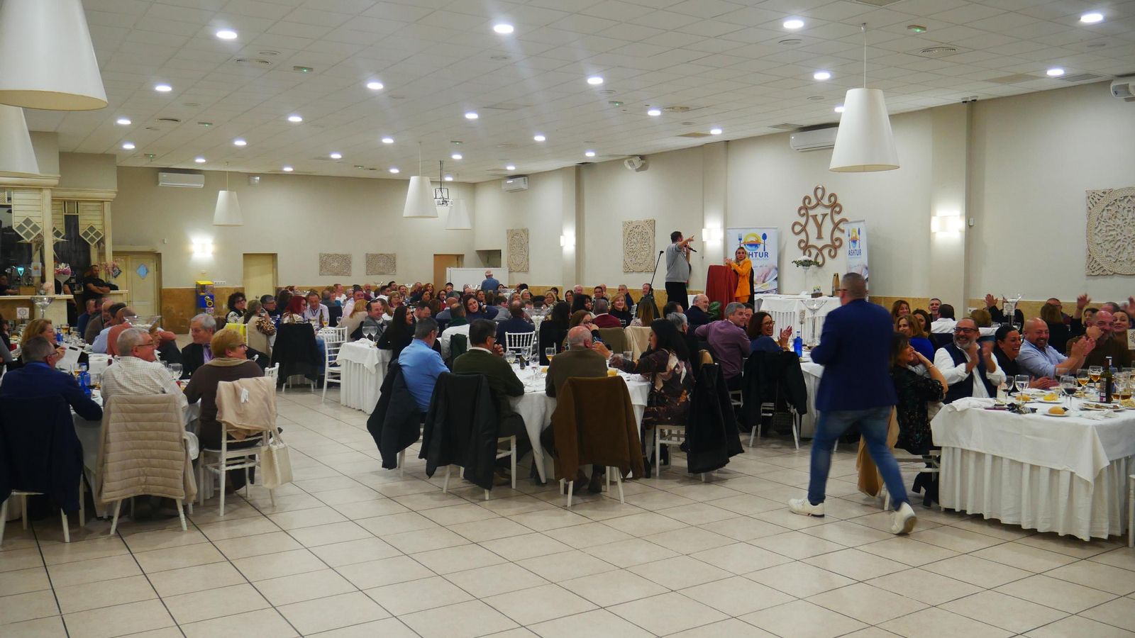 Gran ambiente durante la III Cena de Convivencia de la Hostelería Isleña.