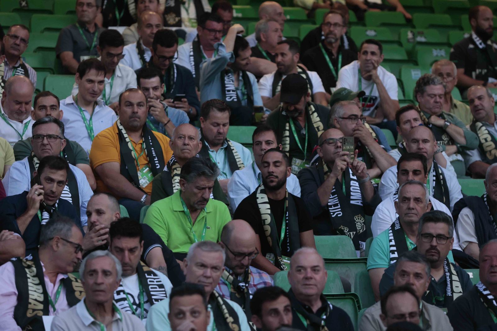 Búscate en el acto Siempre Verdiblancos