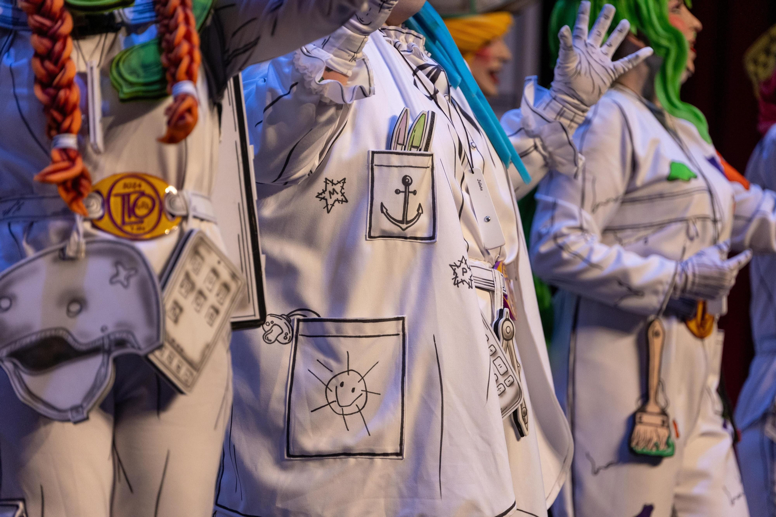 Imágenes de la actuación de la comparsa de Huelva "La Tinta Obrera" en el Carnaval Colombino