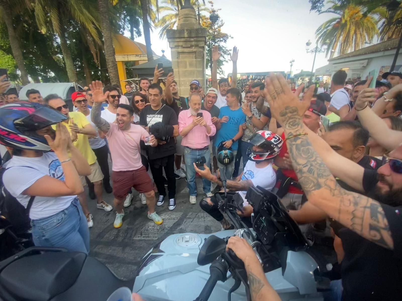 Las imágenes del sábado durante  la morotada en el Puerto de Santa María.