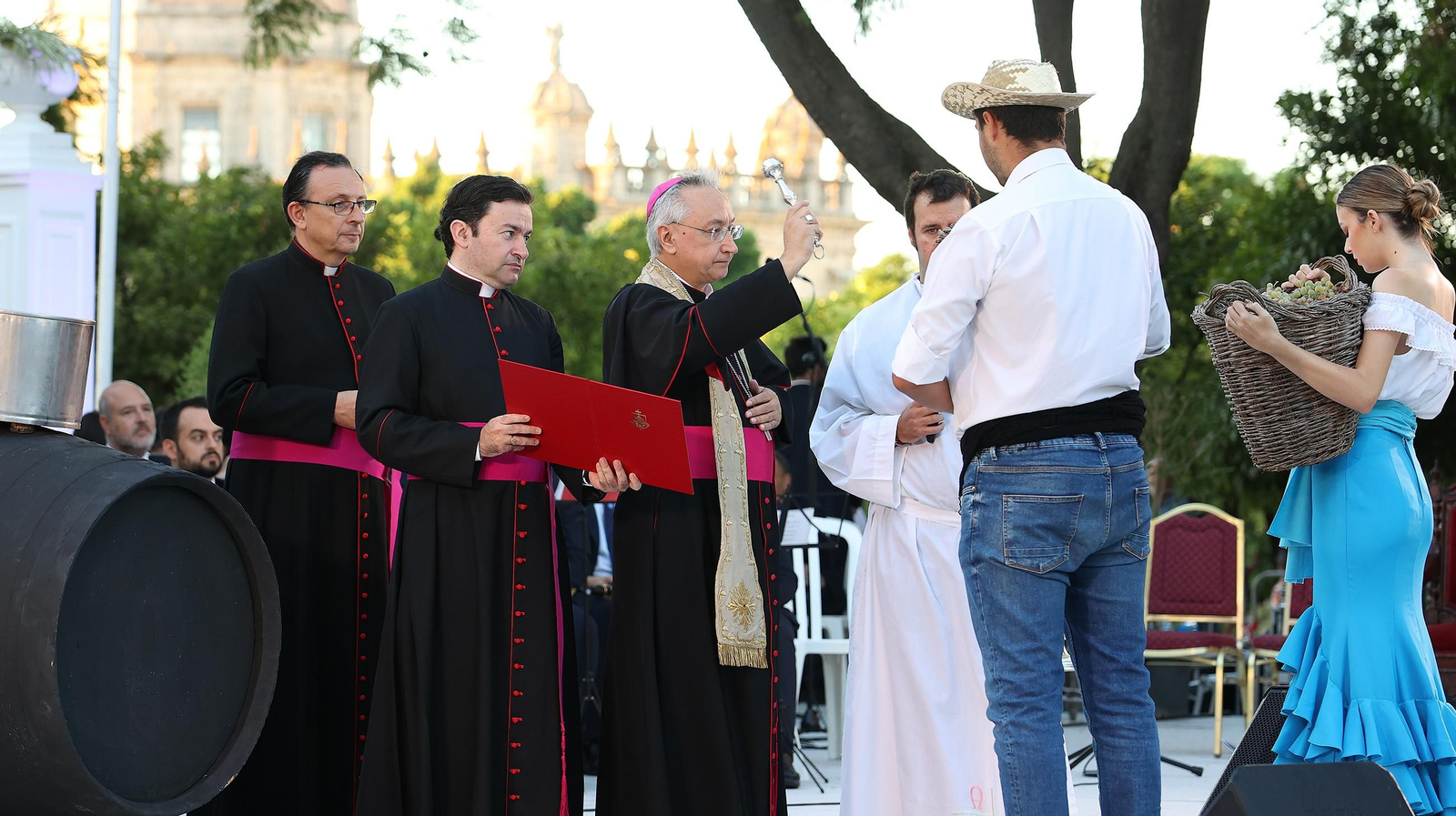 Imágenes de la tradicional pisa de la uva en Jerez