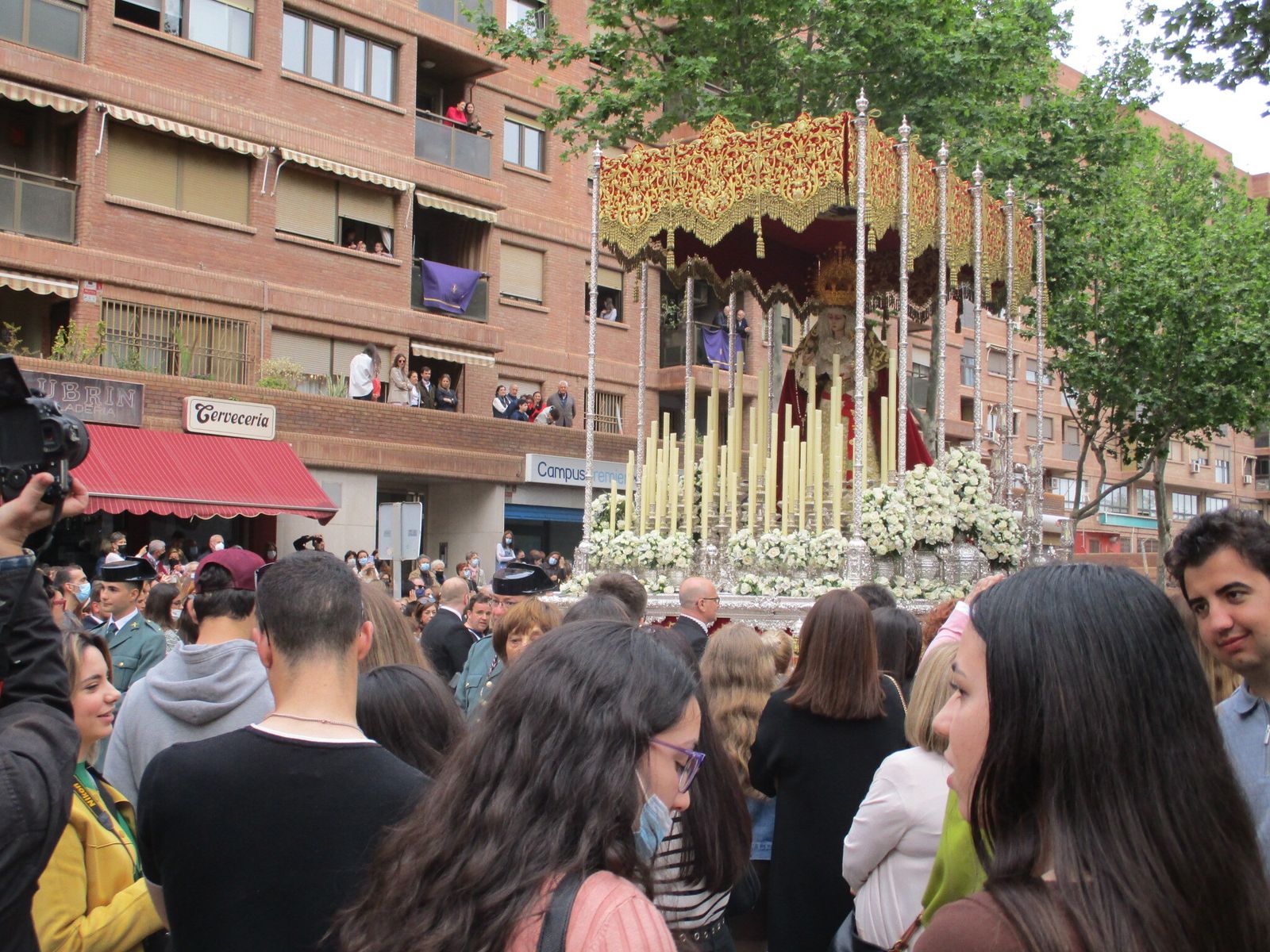 Imágenes de la estación de penitencia de la Hermandad de Pasión de Almería