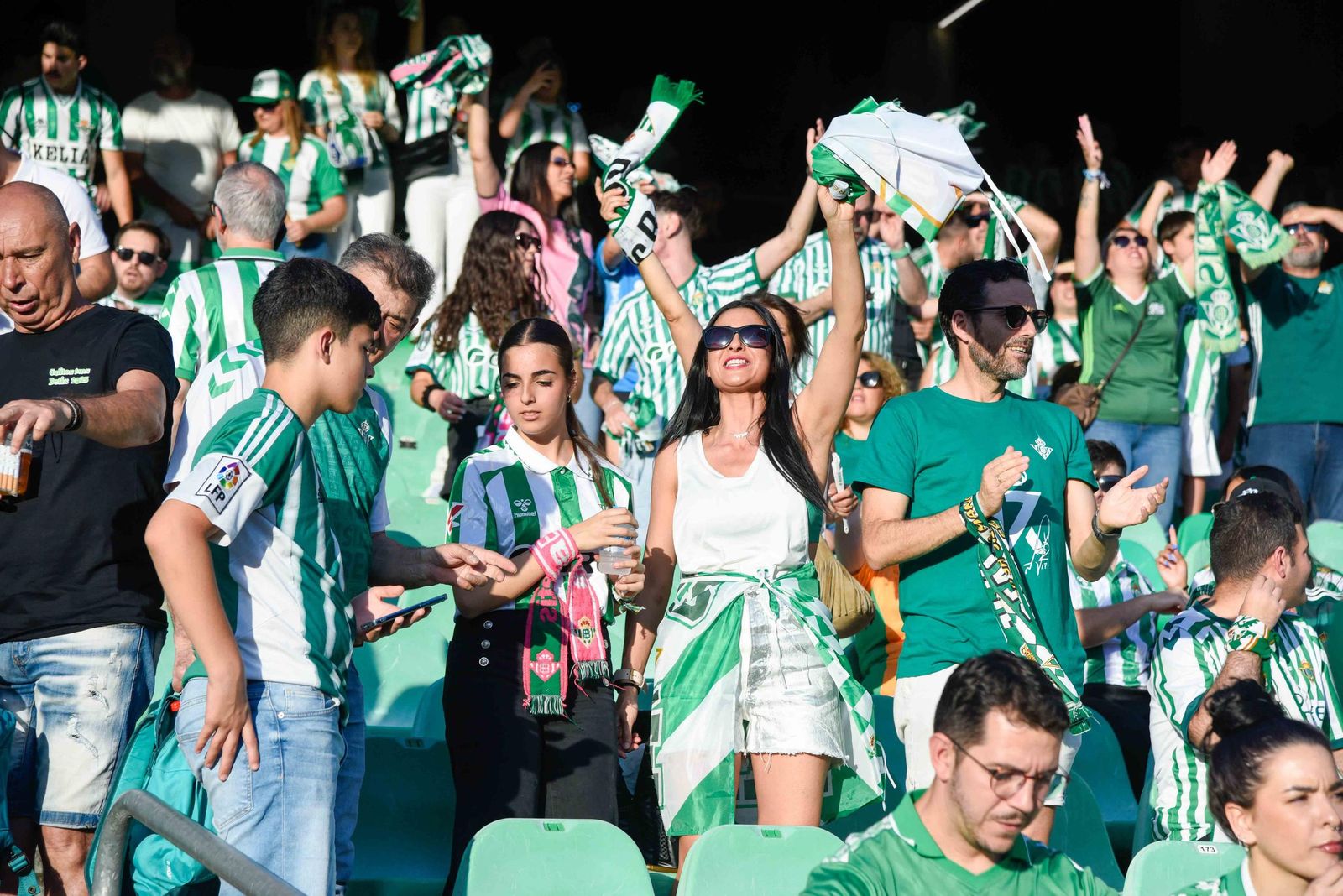 Las fotos de la afición del Betis en el Villamarín