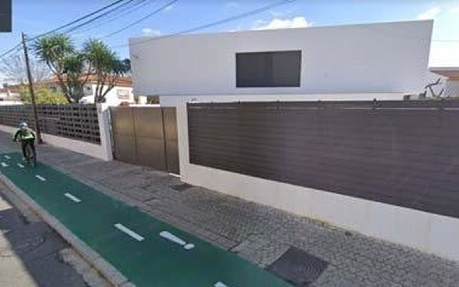 Estado en que ha quedado la parcela de C/Carabela Santa María 30 con la nueva edificación.