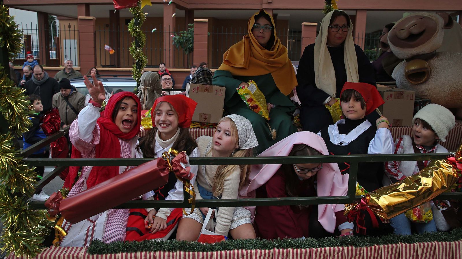 Fotos de la cabalgata de los Reyes Magos en Algeciras