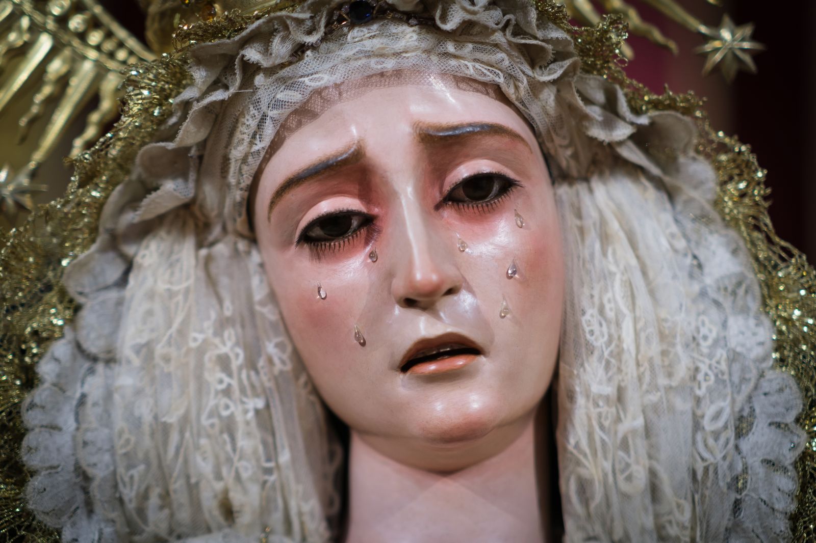 Las imágenes del besamanos a la Virgen del Subterráneo de la Sagrada Cena