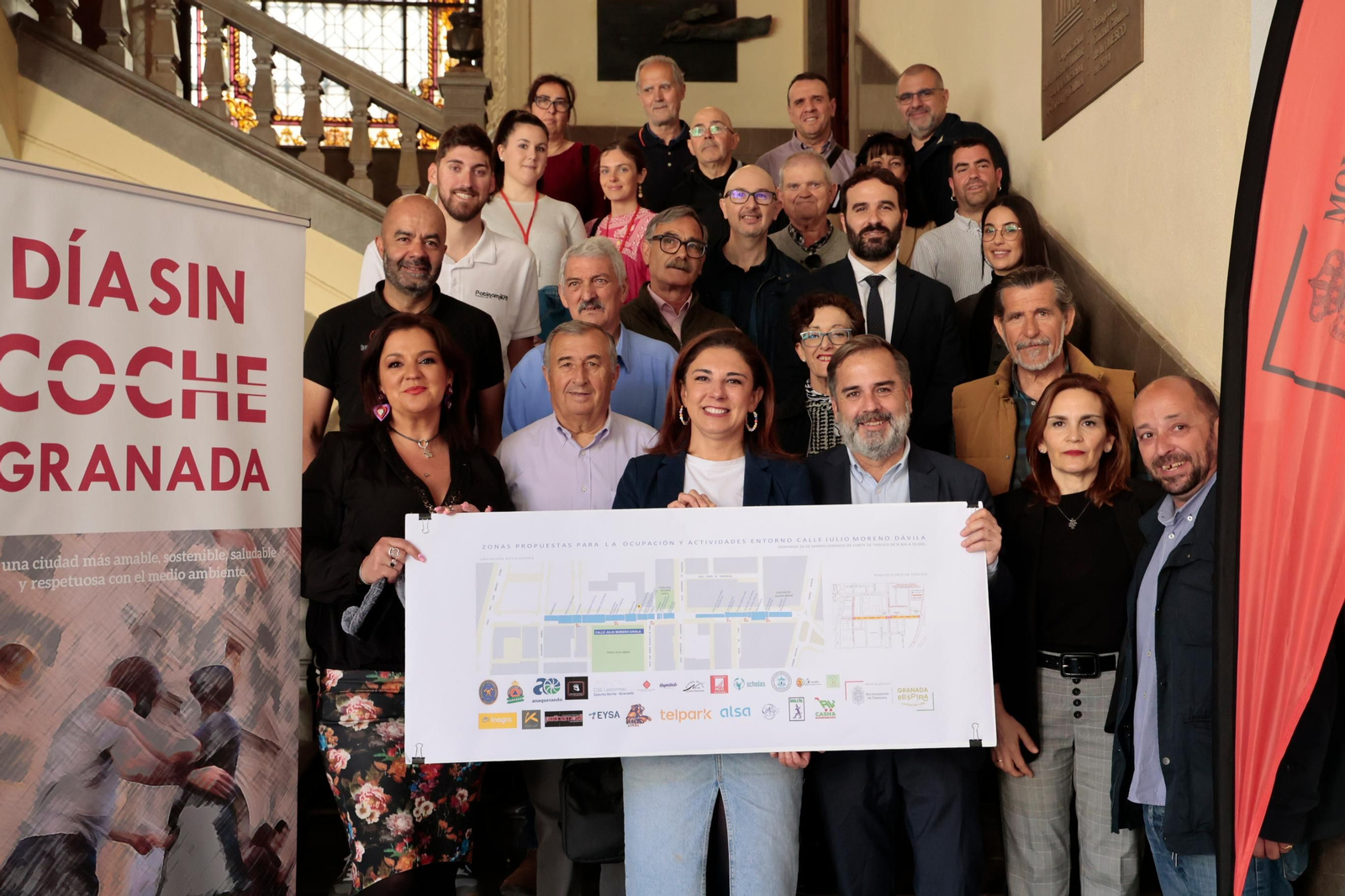 Presentación del Día sin Coche en el Ayuntamiento con la presencia de asociaciones vecinales.
