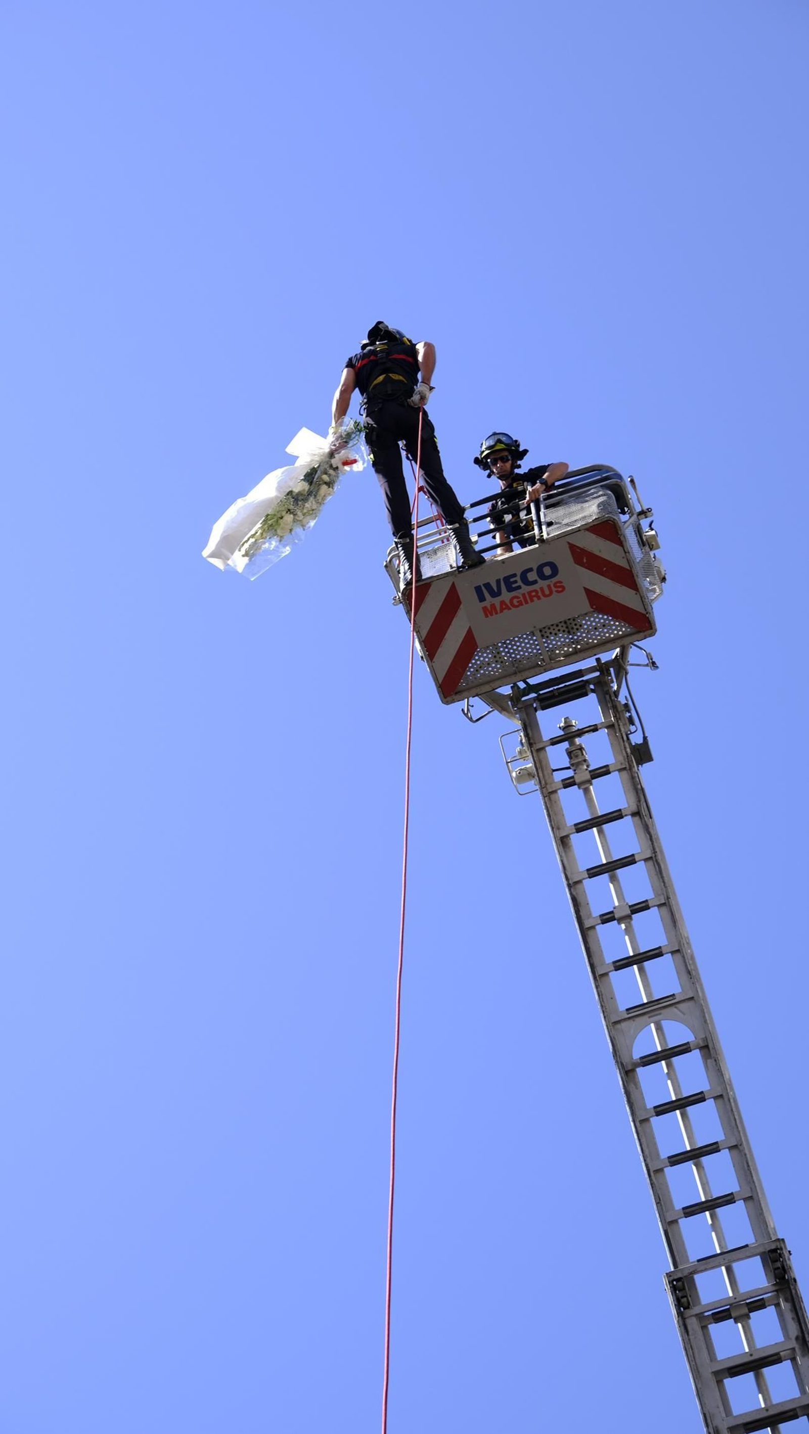 La ofrenda floral a la Virgen del Mar en la Feria de Almería 2025, en imágenes