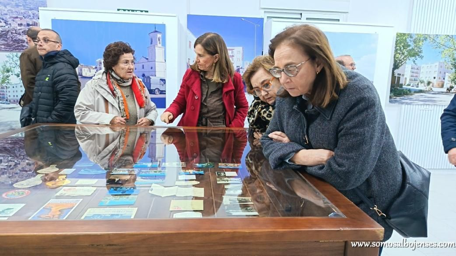 Vecinos del Almanzora se reúnen en Albox para disfrutar del arte de Miguel Romero