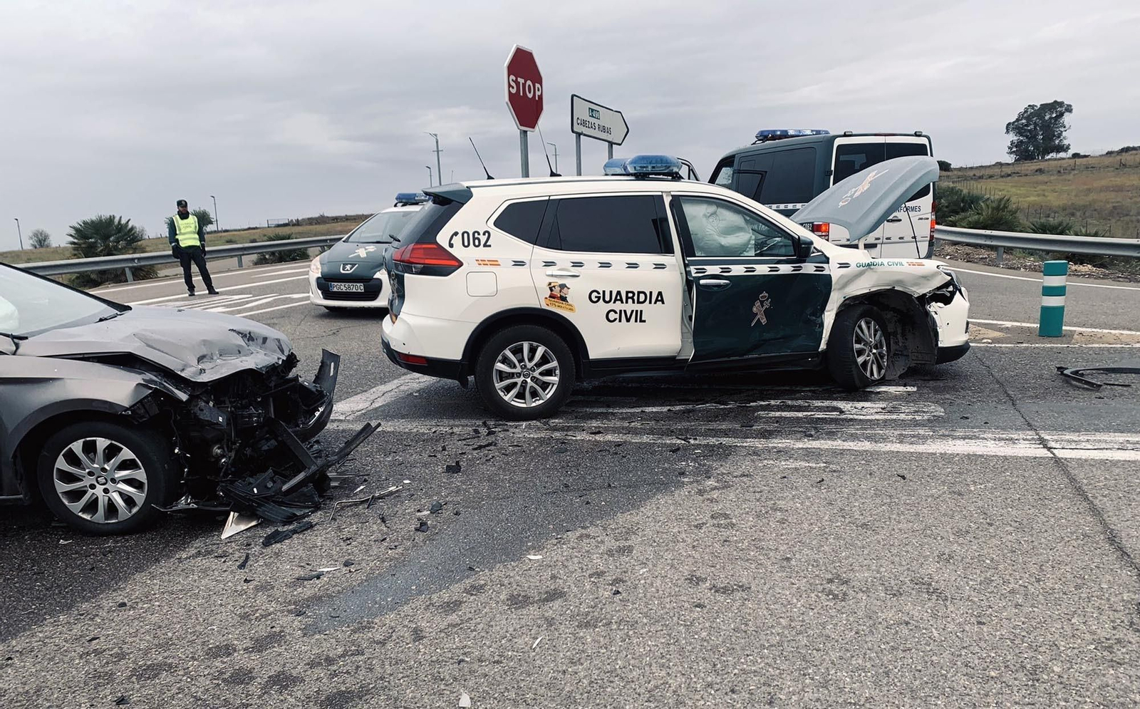 Así han quedado los vehículos implicados en el siniestro vial Así han quedado los vehículos implicados en el siniestro vial