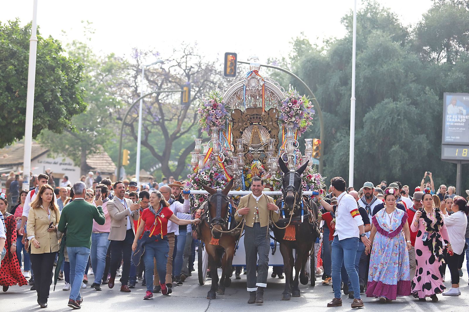 El Rocío 2023: Imágenes de los peregrinos de la Hermandad de Emigrantes