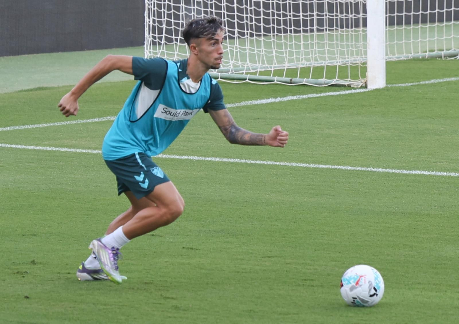 Málaga CF-Cádiz: Izan Merino sigue al margen del equipo