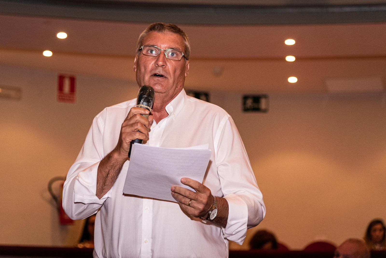 Imágenes de la sesión de moción de censura en el Ayto. De Cartaya