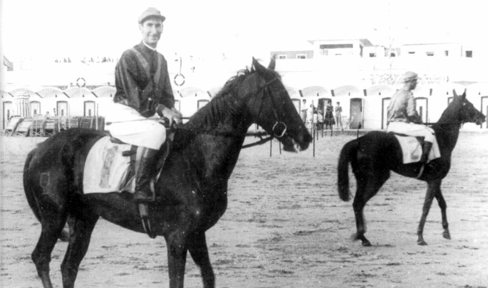 1943 hace 75 añosComienzan las carreras de caballos en la playa Victoria