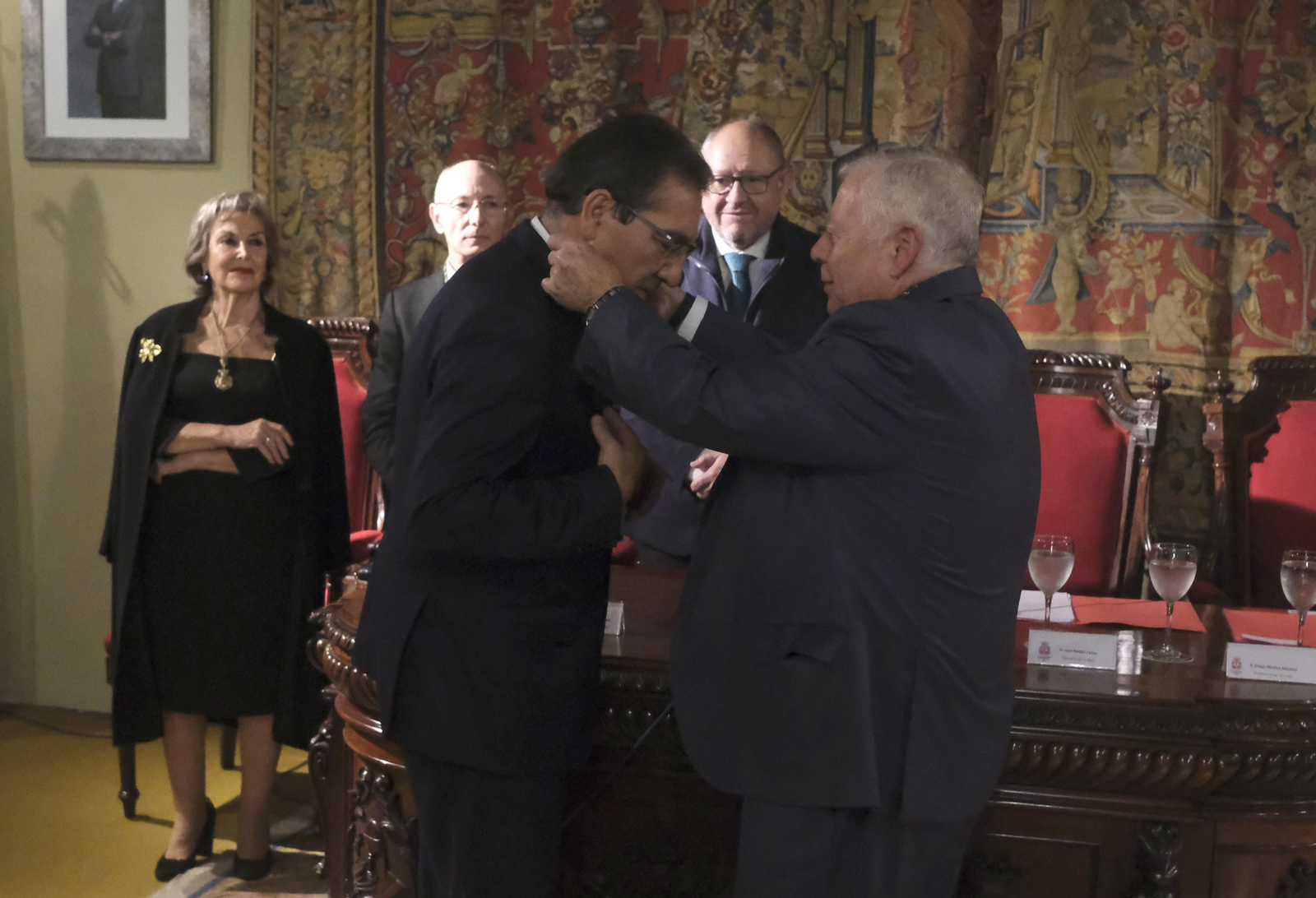 El ingreso del presidente de la Fundación Cajasol, Antonio Pulido, en la Real Academia de Córdoba, en imágenes