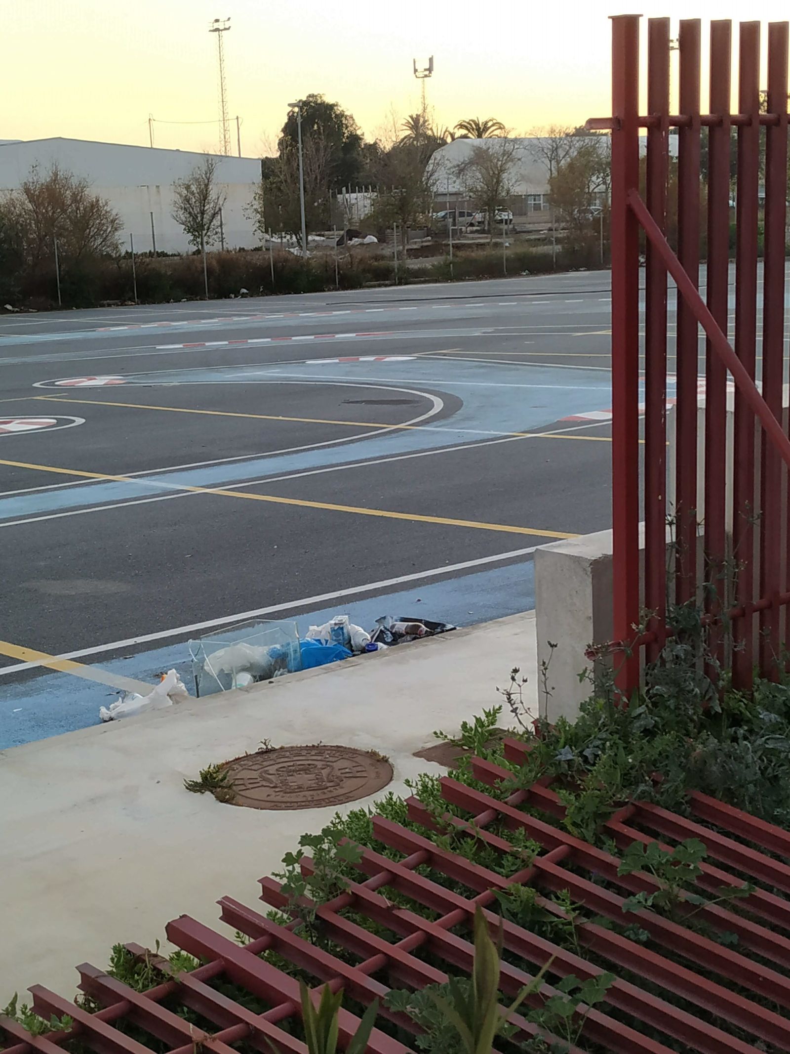 El recinto ferial de la Vega de Acá, en horas bajas