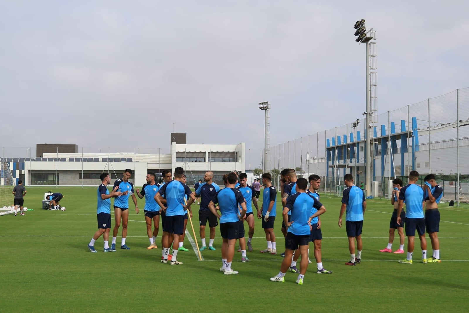 El primer entrenamiento de la semana del Málaga CF, en fotos