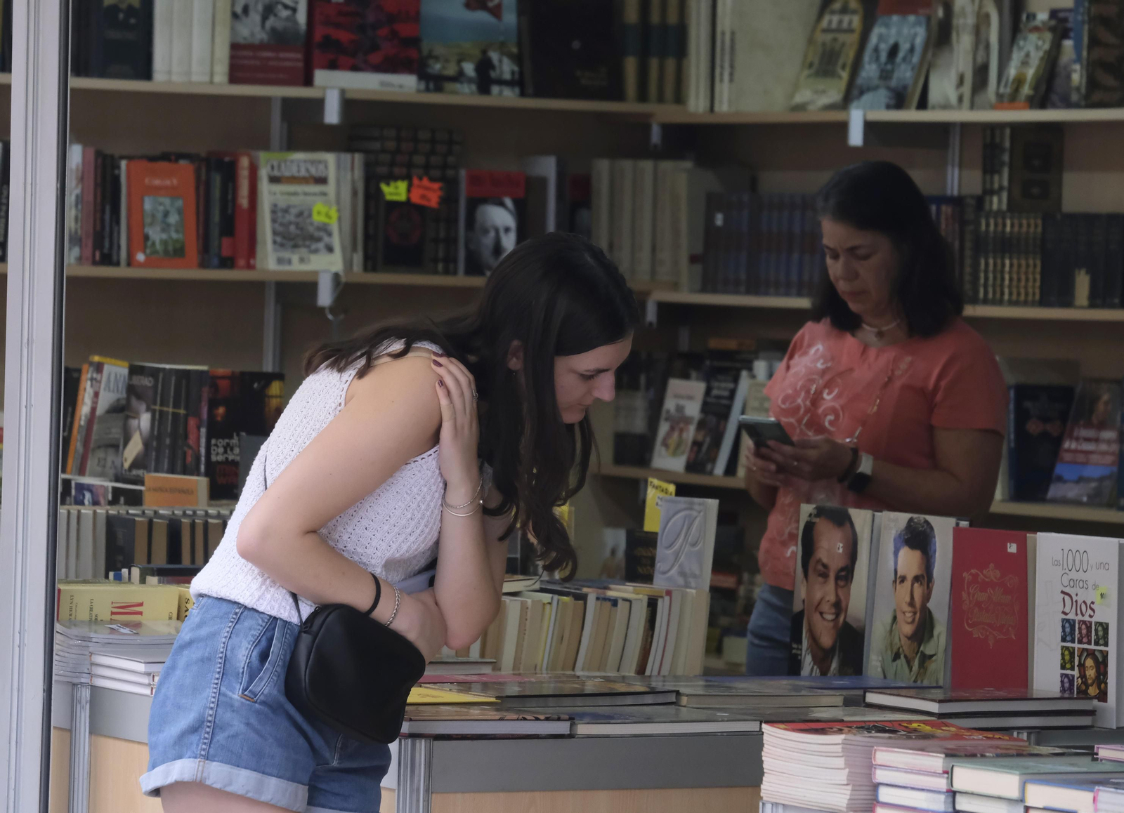 La Feria del Libro Antiguo y de Ocasión de Córdoba, en imágenes