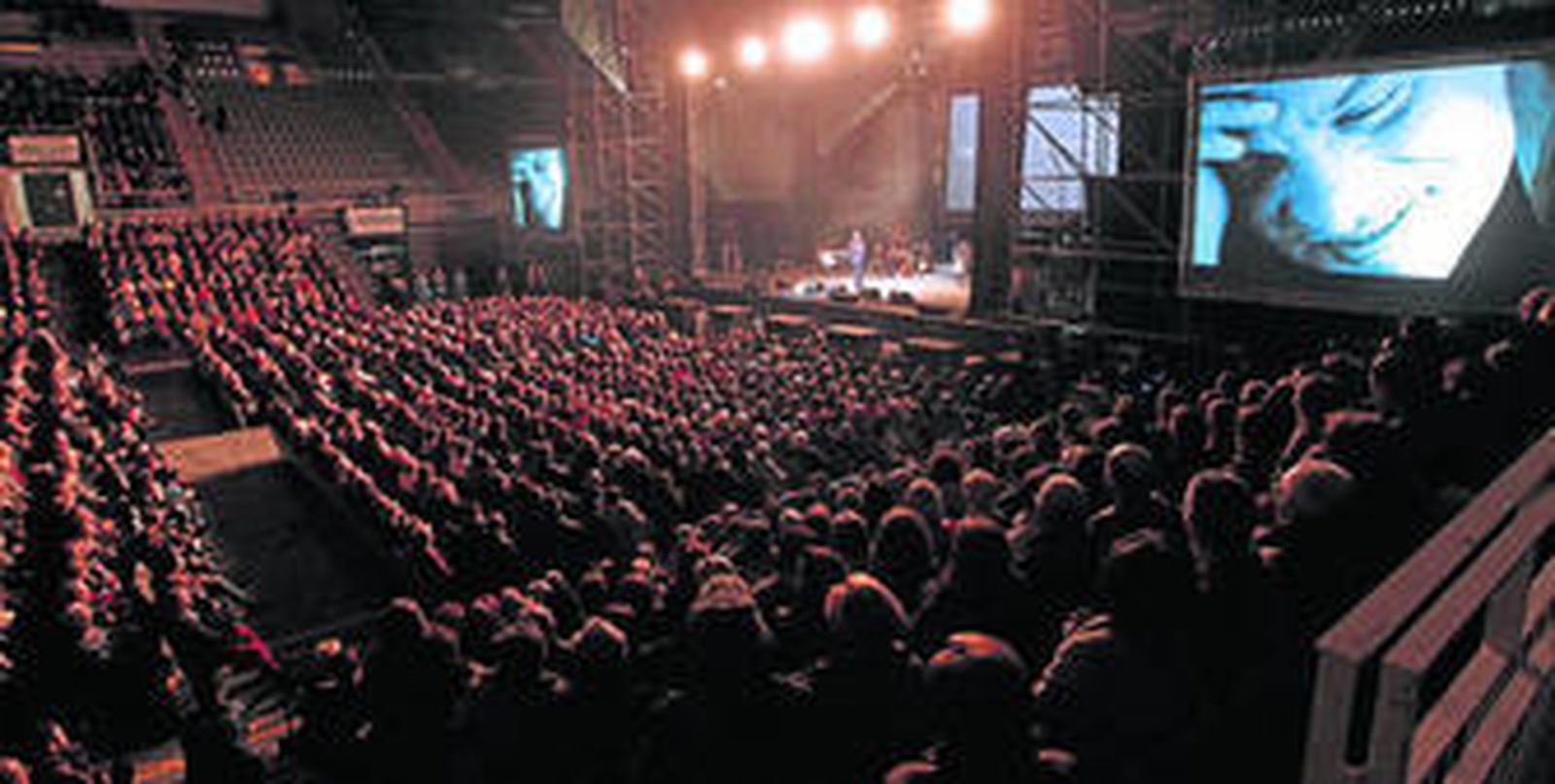 Granada rinde su homenaje a Carlos Cano