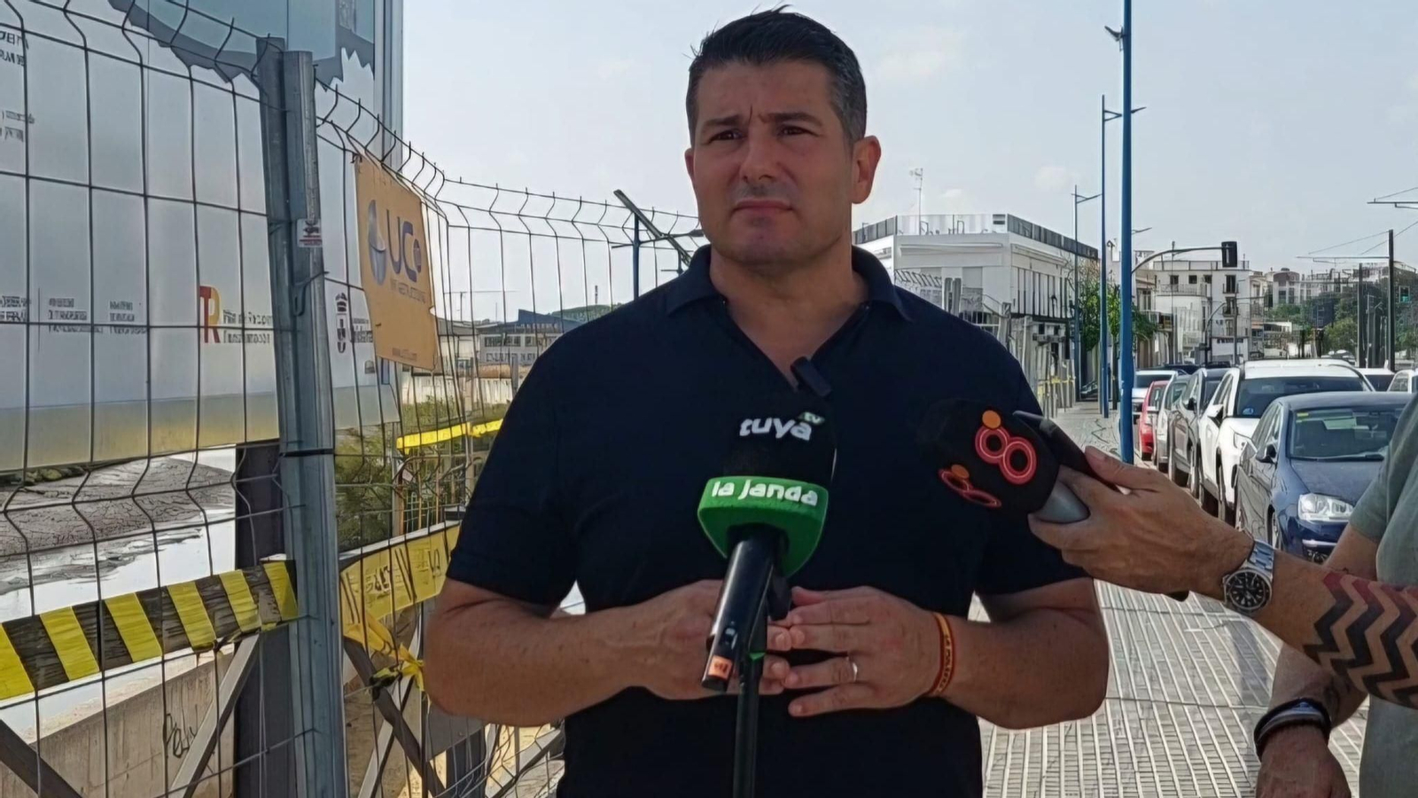 Manuel Vela.