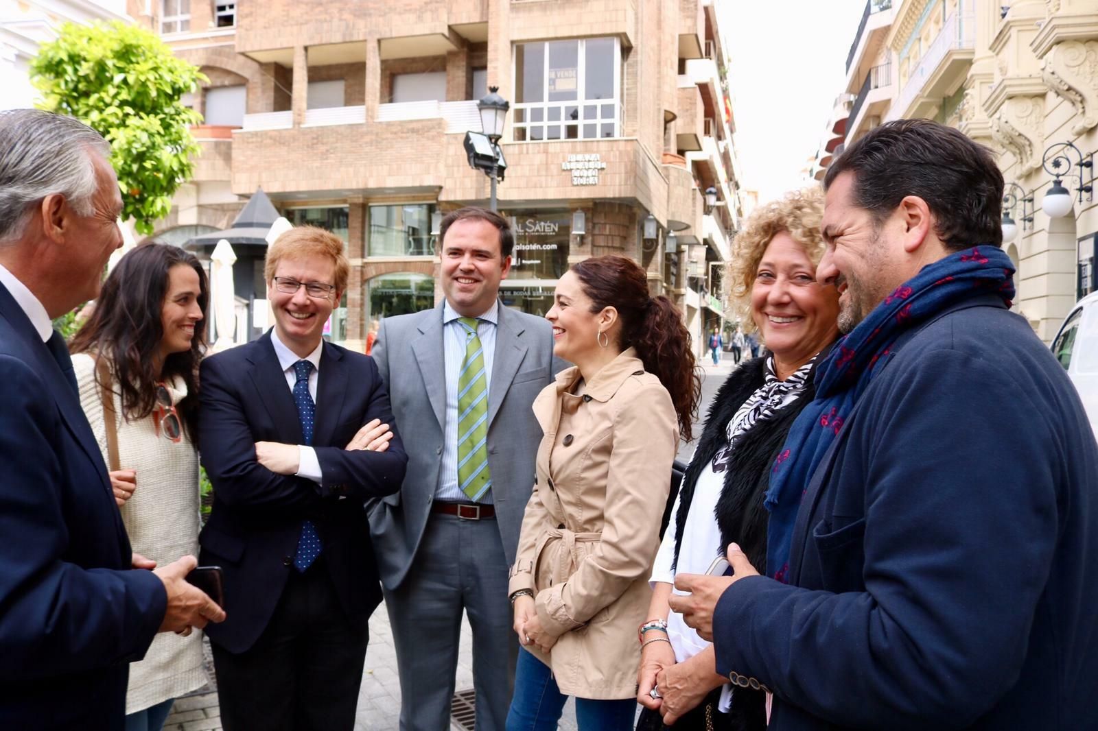 Pilar Marín, junto a los miembros de la lista que ocupan los puestos de salida.