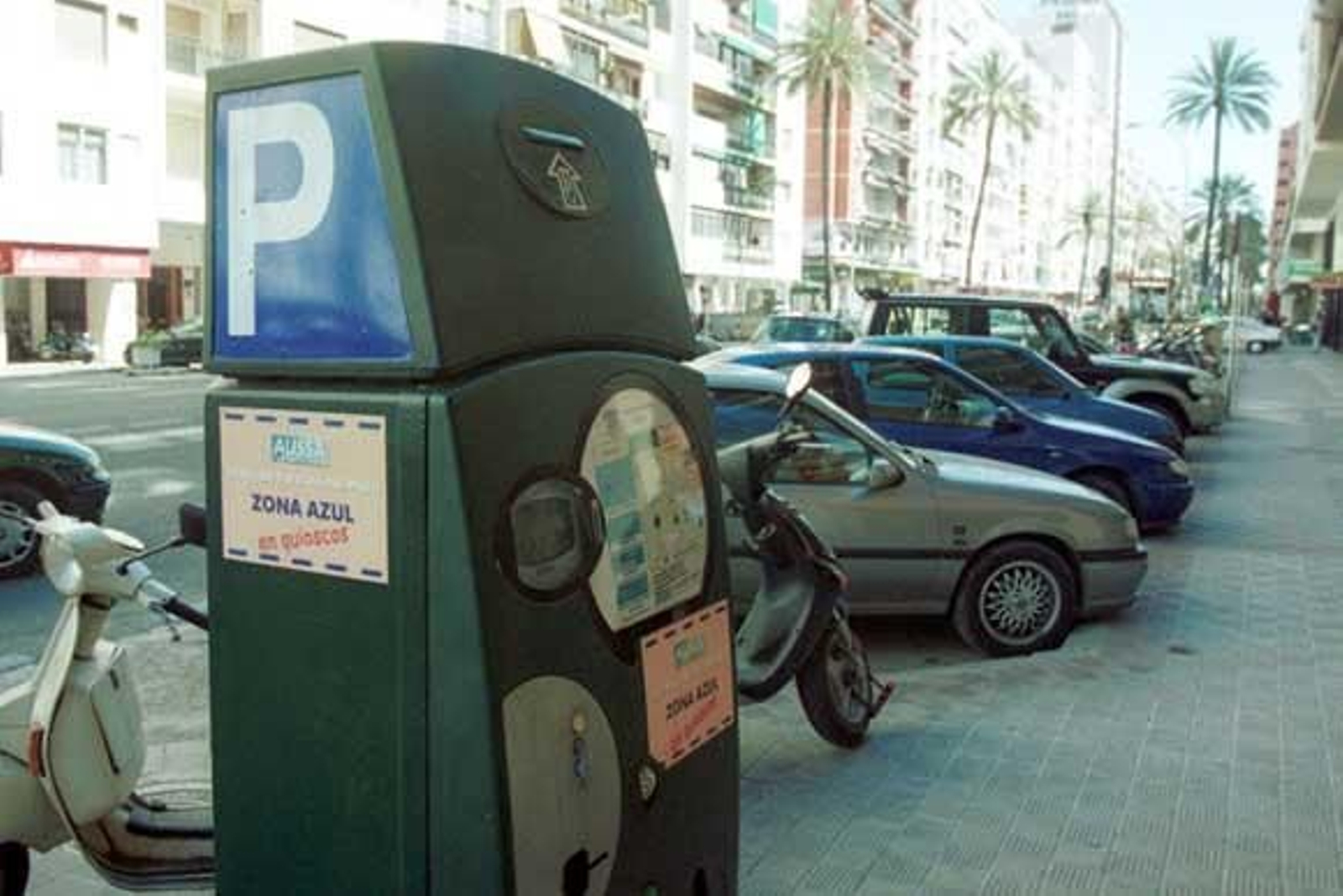 Las multas de la zona azul suben y otras infracciones leves se rebajan a 70 euros