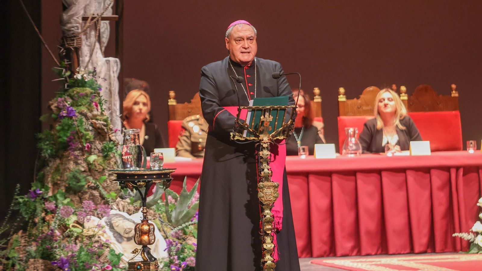 Fotogalería: El Pregón Oficial de la Semana Santa de Granada 2025