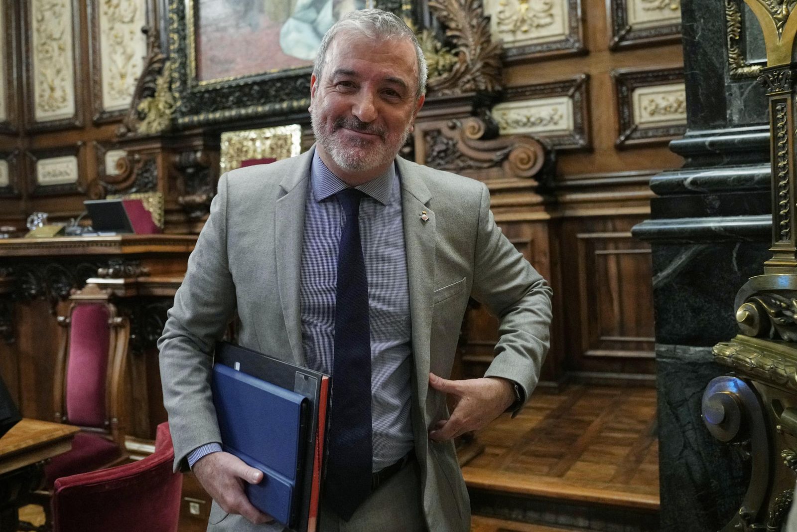 El alcalde de Barcelona, Jaume Collboni (PSC) durante el pleno en el que presentó la cuestión de confianza.