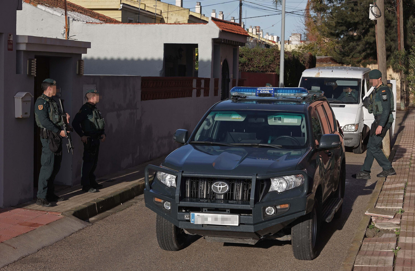 Fotos de los registros de la Guardia Civil en Campamento