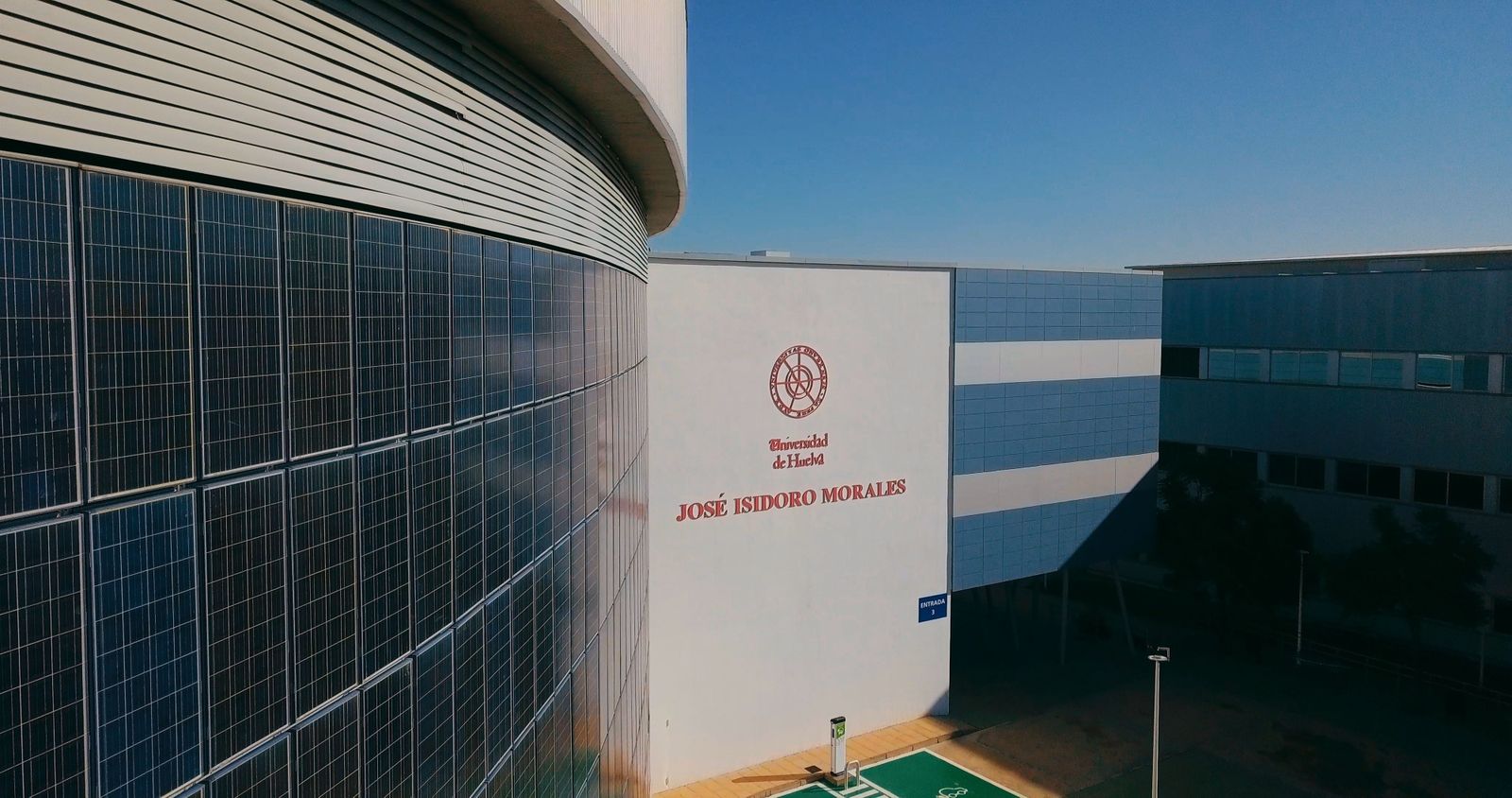 Así quedará el Campus del Carmen de la Universidad de Huelva tras la instalación de las placas solares