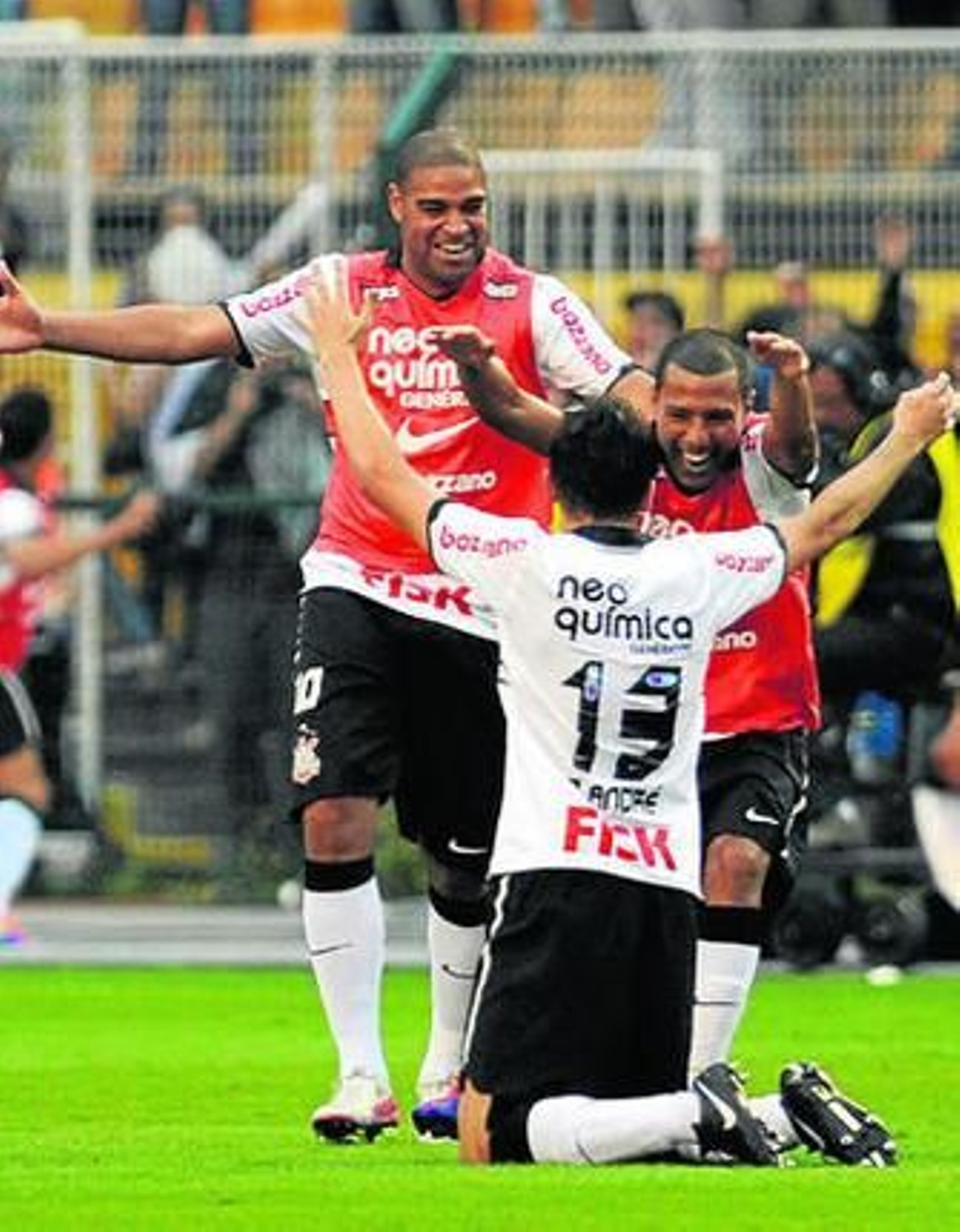 El fútbol despide a Sócrates