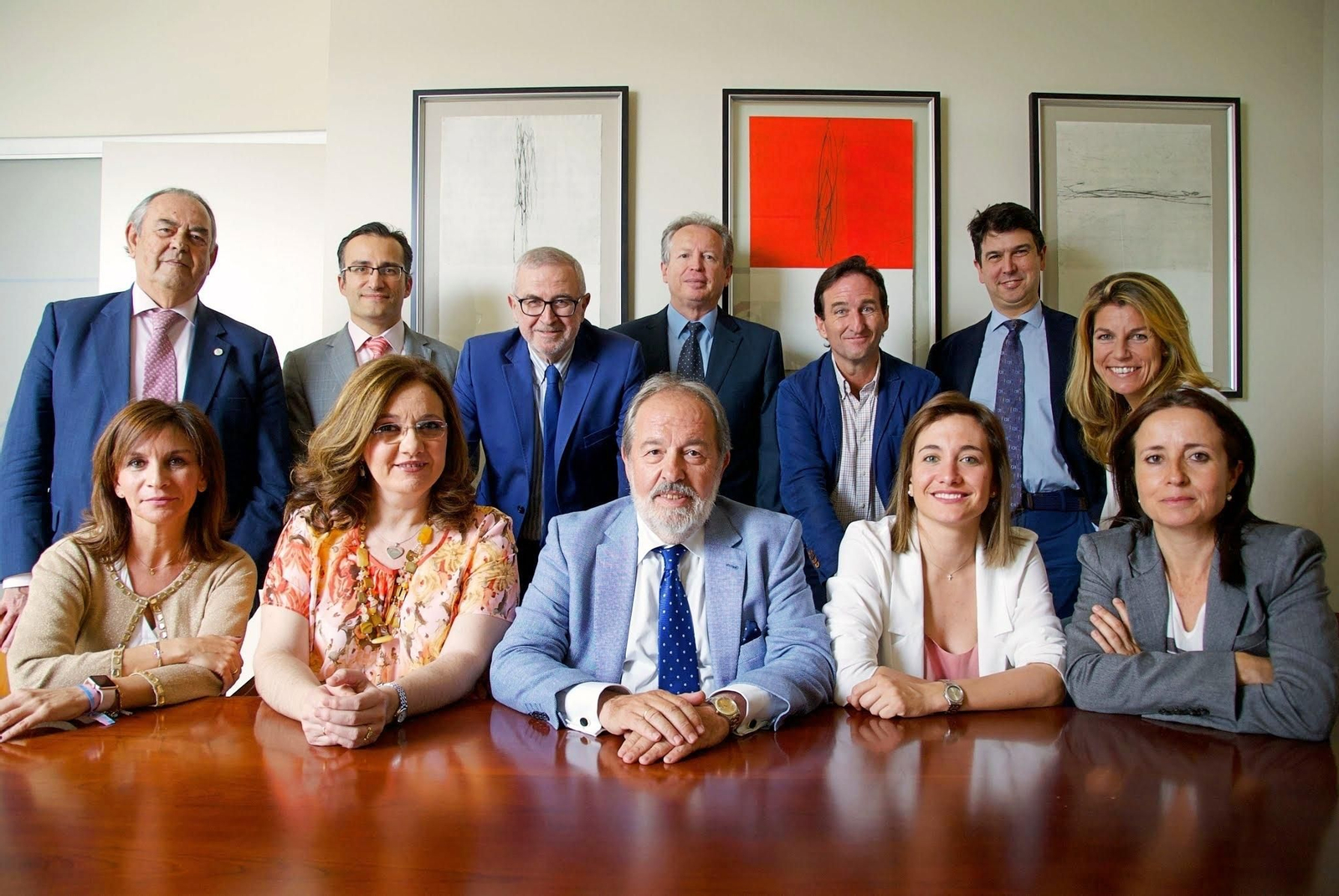 Equipo del doctor Alfonso Carmona, sentado en el centro.