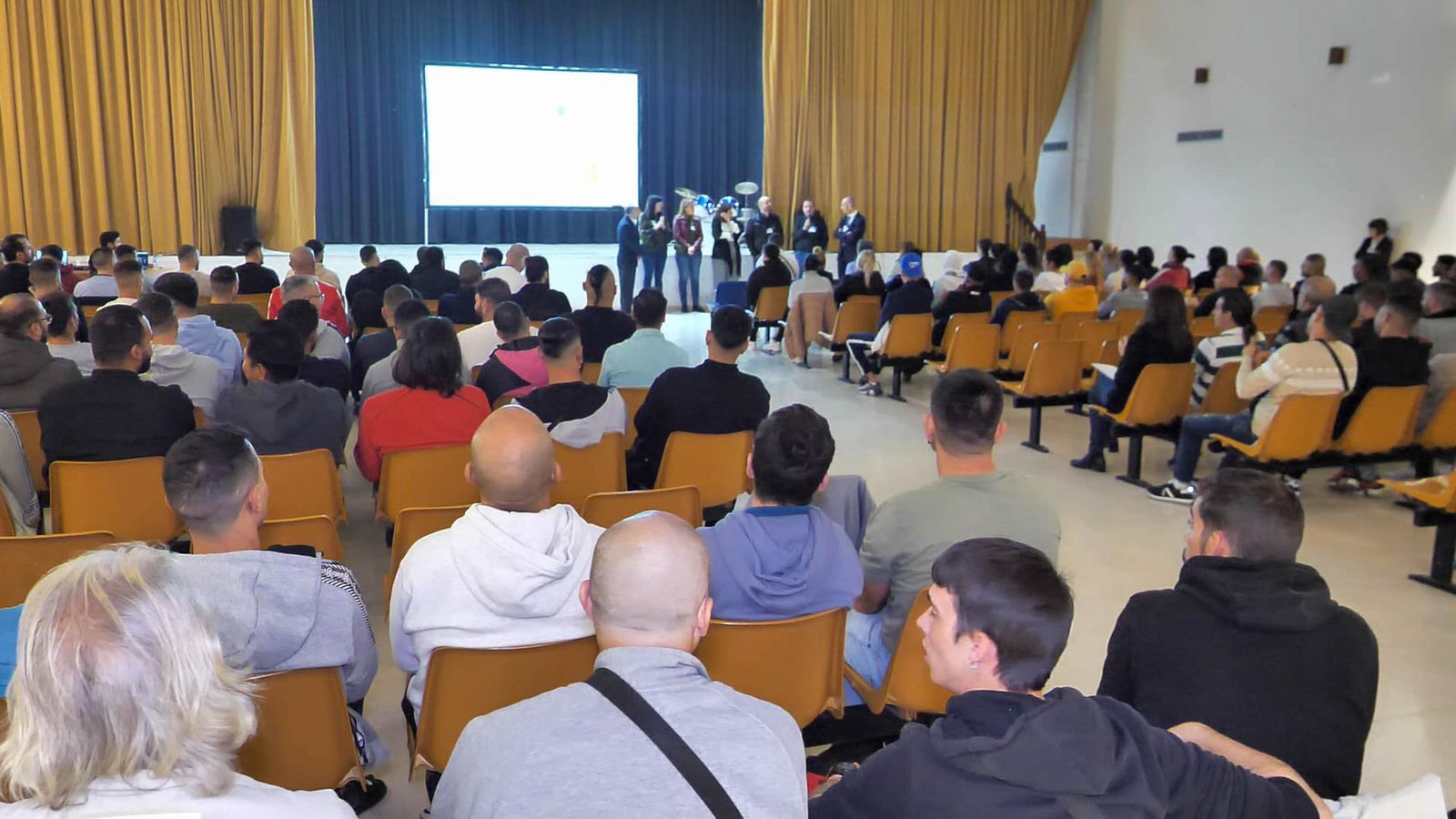Acto de presentación de la película en el centro penitenciario El Acebuche.