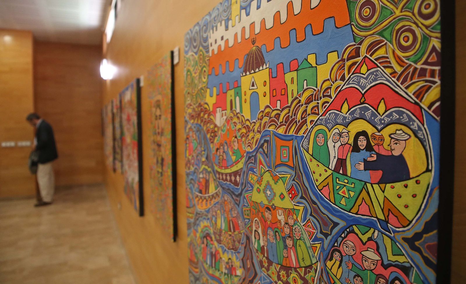 Fotos de la exposición de Zahira Tigtate en Algeciras