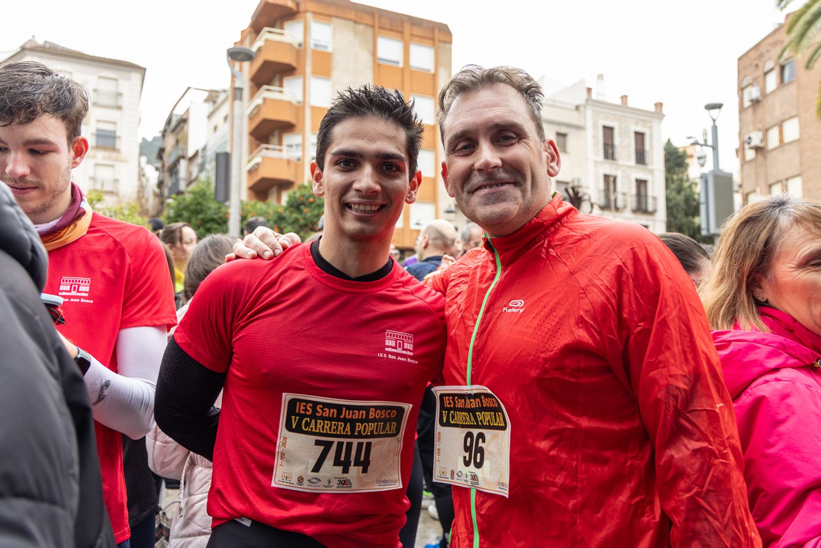 En imágenes: la lluvia no frena a más de un millar de corredores en la V Carrera Popular del IES San Juan Bosco (1)