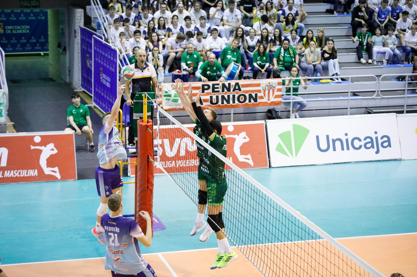 Imágenes del partido entre Unicaja Almería y Grupo Herce Soria