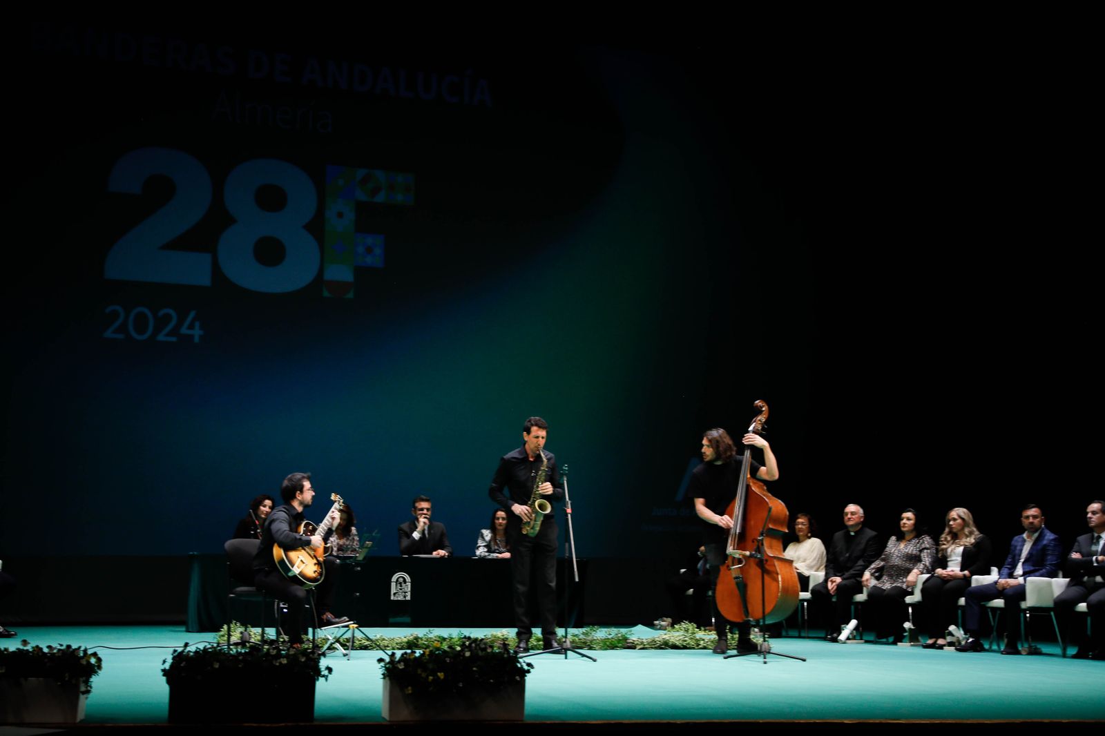 Imágenes de las entregas de las banderas de Andalucía