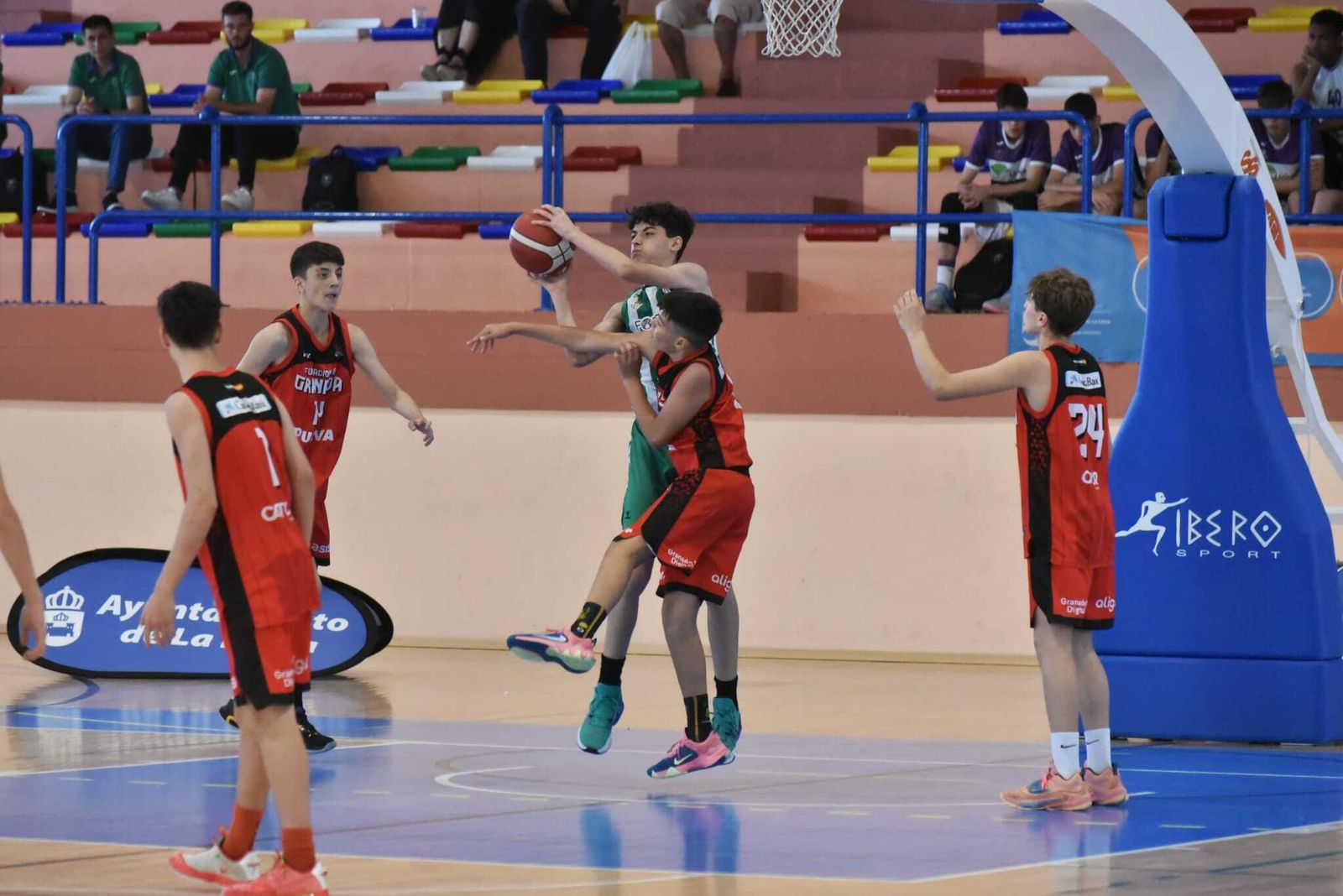 Las fotos de las semifinales del Cadeba infantil masculino de La Línea
