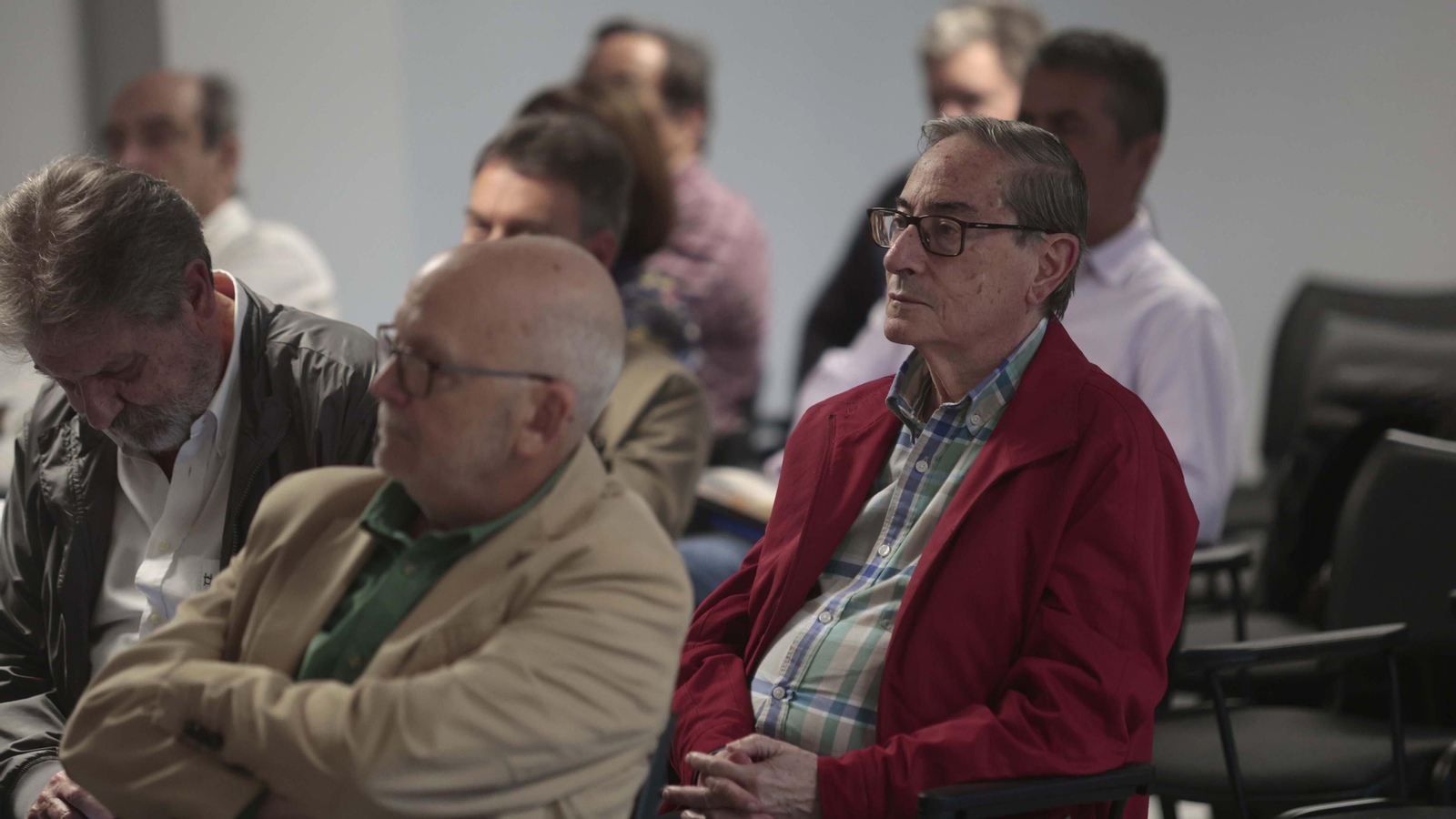 "Fotos de la presentación del libro 'Antonio Meulener: el Oppenheimer español' de Antonio Torremocha"