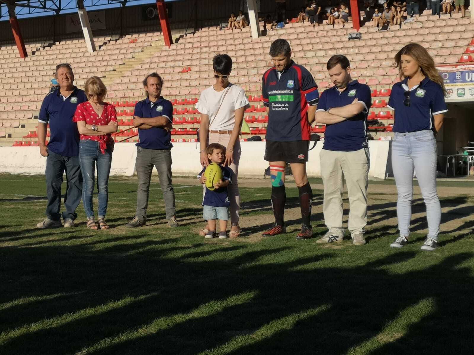 En la cita se guardó un respetuoso minuto de silencio en memoria de los homenajeados