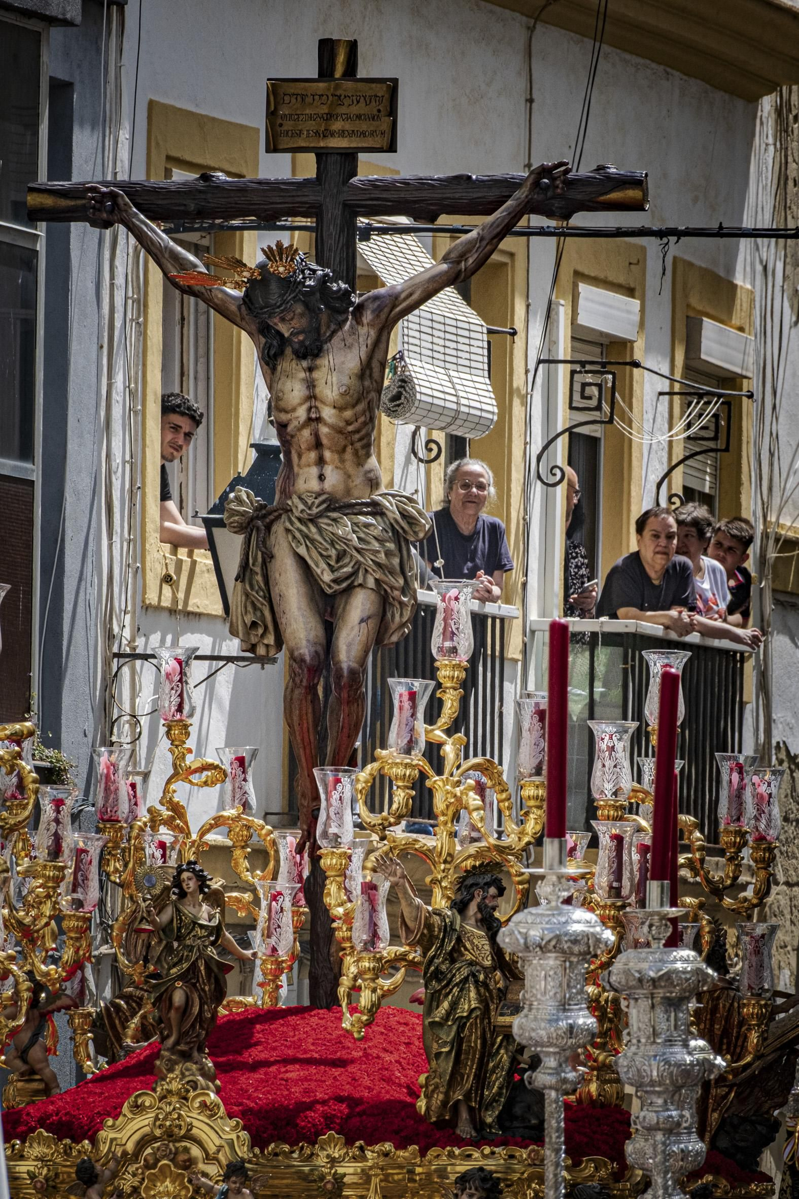 Imágenes de la salida de La Palma en la Semana Santa de Cádiz 2025