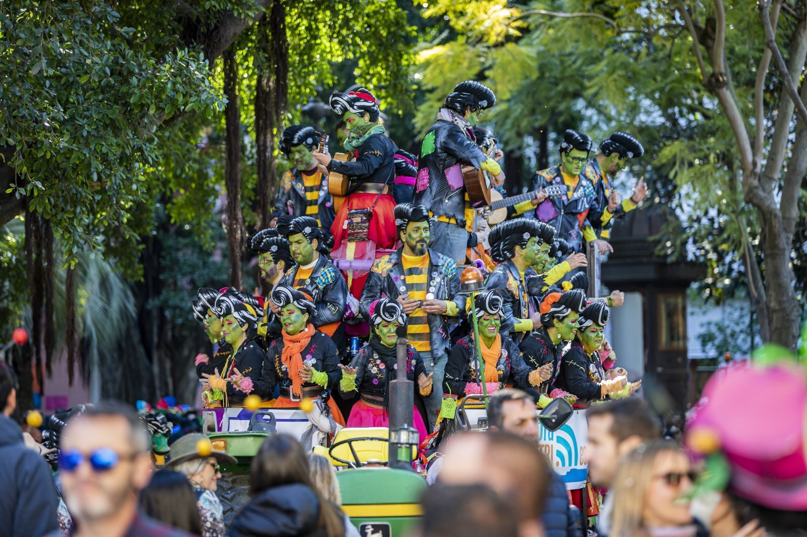 Las imágenes del Domingo de Piñata del Carnaval de Cádiz 2023.