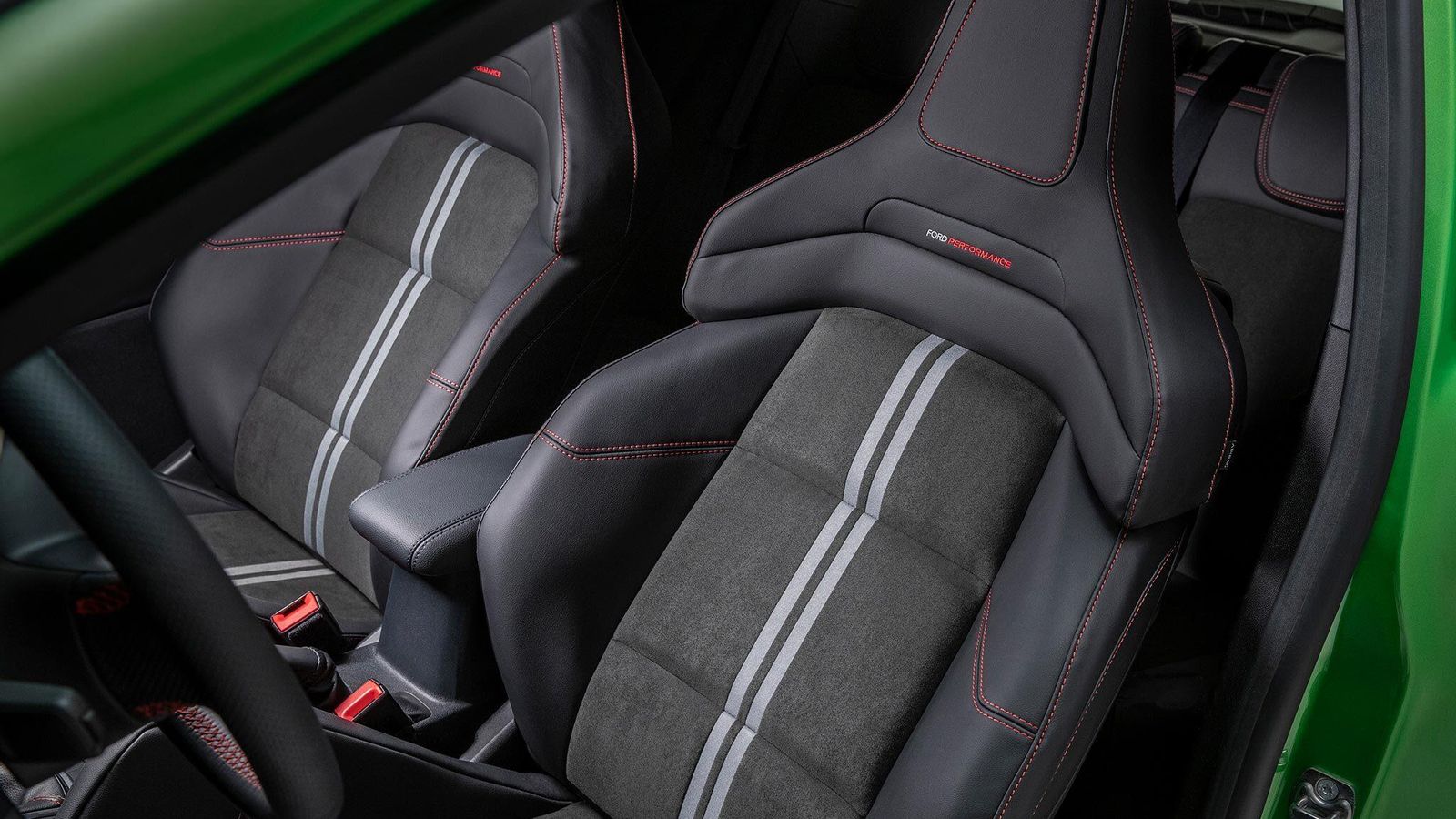 Los asientos de los ST son de nuevo diseño. Prometen muchas posibles configuraciones.