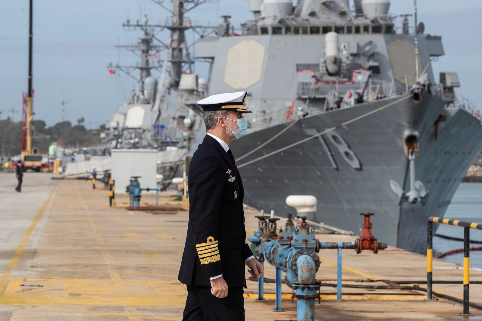 Imágenes de la visita del Rey Felipe VI a Cádiz y la Base de Rota