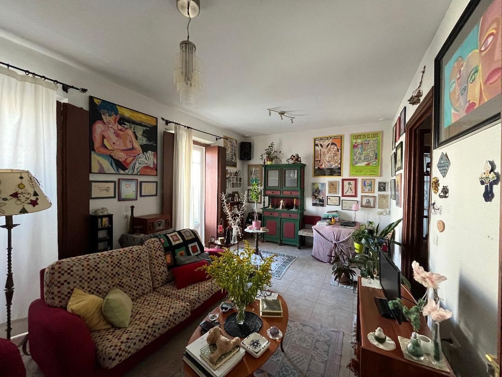 Así es la casa del Mentidero con obras de Costus